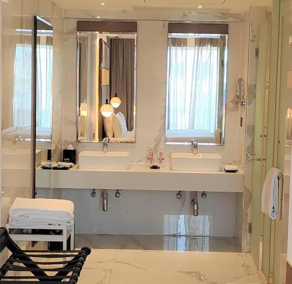 豪华套房, Le Meridien Hyderabad