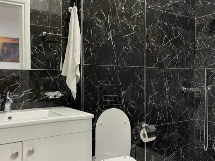 اتاق استاندارد سه تخته با بالکن, Seadel