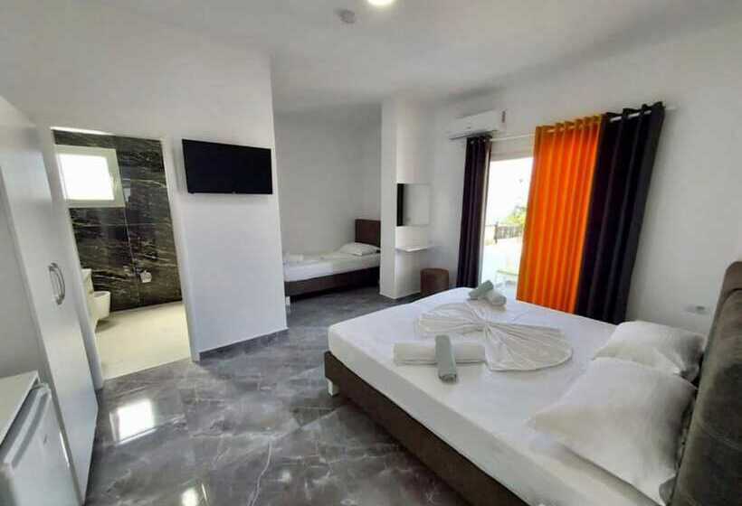 اتاق استاندارد سه تخته با بالکن, Seadel