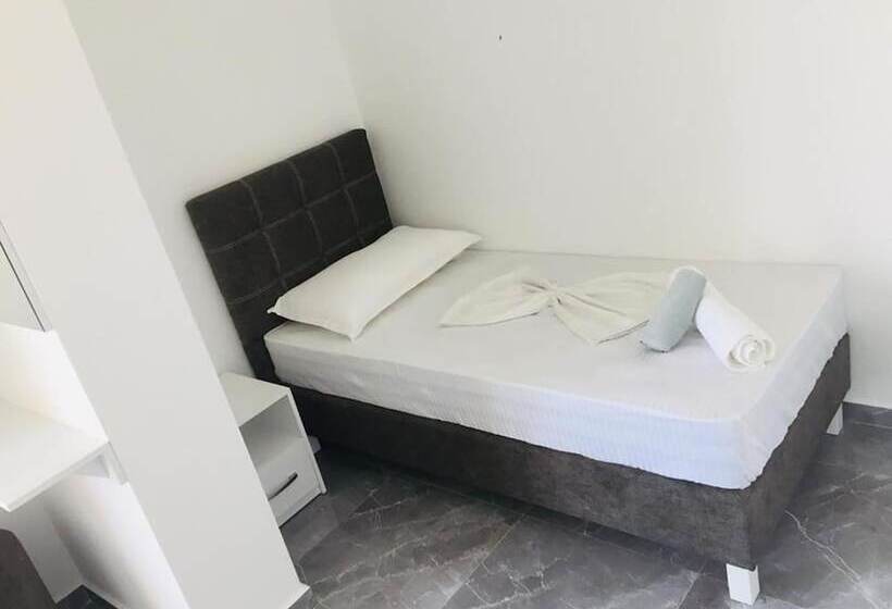 اتاق استاندارد سه تخته با بالکن, Seadel