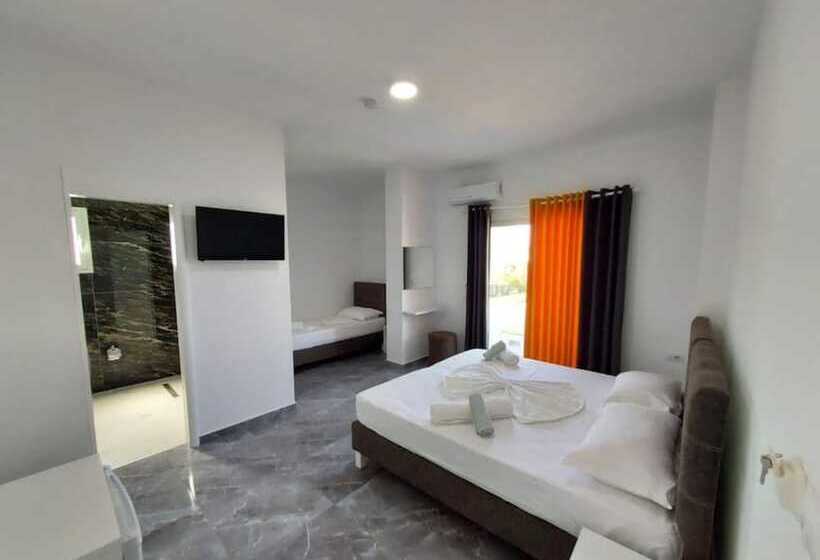 اتاق استاندارد سه تخته با بالکن, Seadel