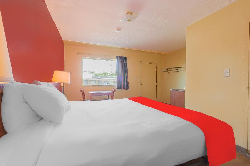 キングサイズベッドのスタンダードルーム, OYO Hotel North Lima OH - Boardman