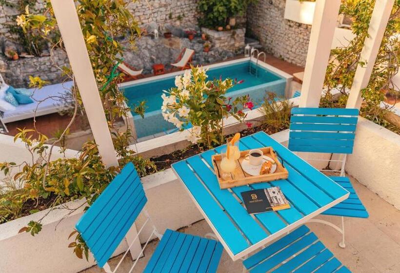 اتاق سوپریور با چشمانداز دریا, Boutique Hotel Capitano