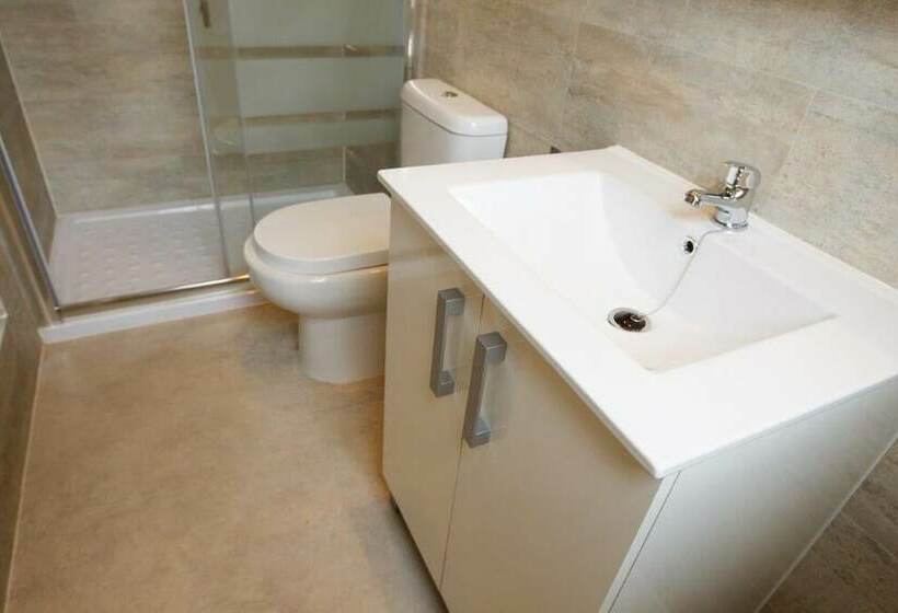 إستديو قياسى مطل على حمام السباحة, Camping & Bungalows Portuondo