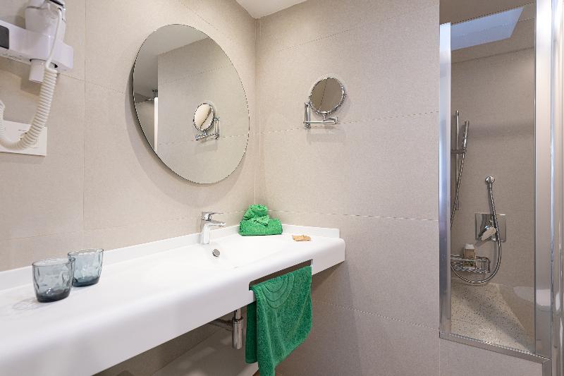 Quarto Classe Business, Super 8 By Wyndham Louisville Airport