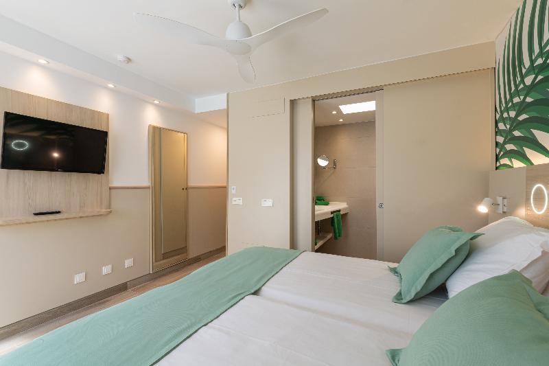 غرفة بيزنس, Super 8 By Wyndham Louisville Airport