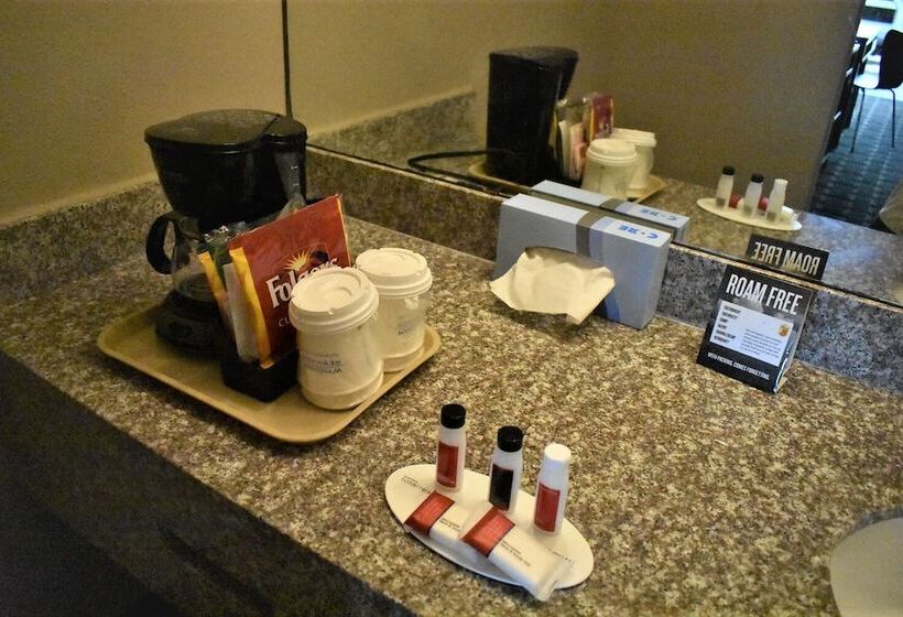 חדר סטנדרט שתי מיטות זוגיות, Super 8 By Wyndham Ocala I 75