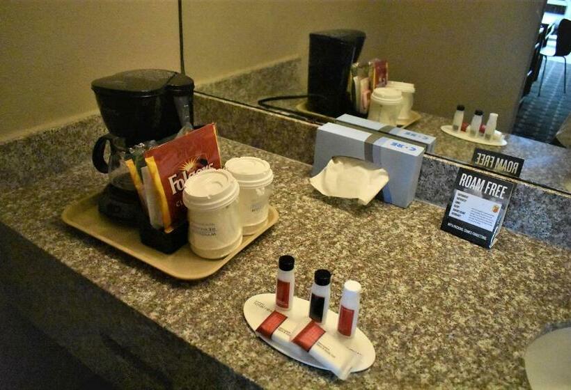 חדר סטנדרט שתי מיטות זוגיות, Super 8 By Wyndham Ocala I 75