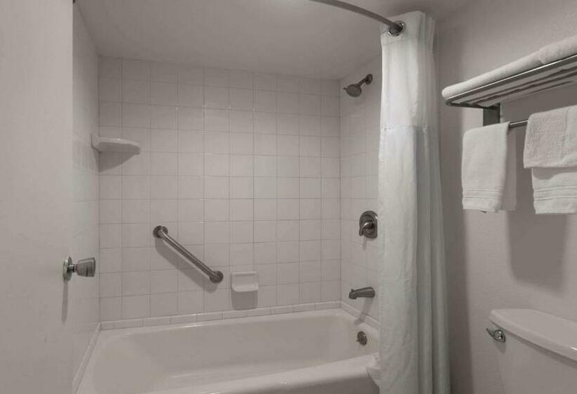 חדר סטנדרט שתי מיטות זוגיות, Super 8 By Wyndham Ocala I 75