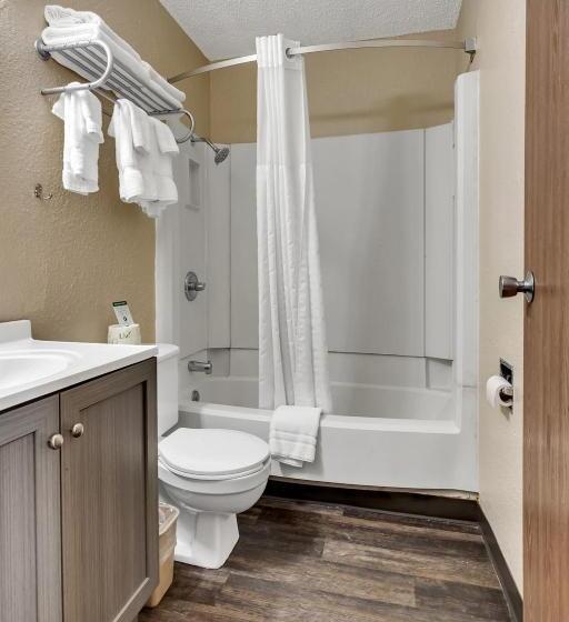 استودیوی استاندارد, Bison Plains Lodge