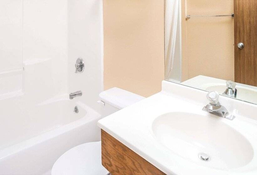 Люкс, Super 8 By Wyndham Blair