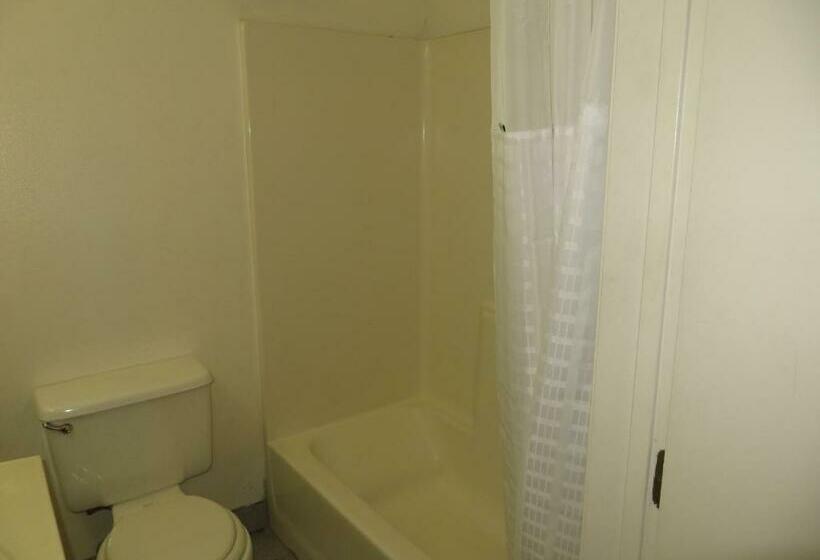 غرفة قياسية سرير كينج, Super 8 By Wyndham Hollywood/la Area