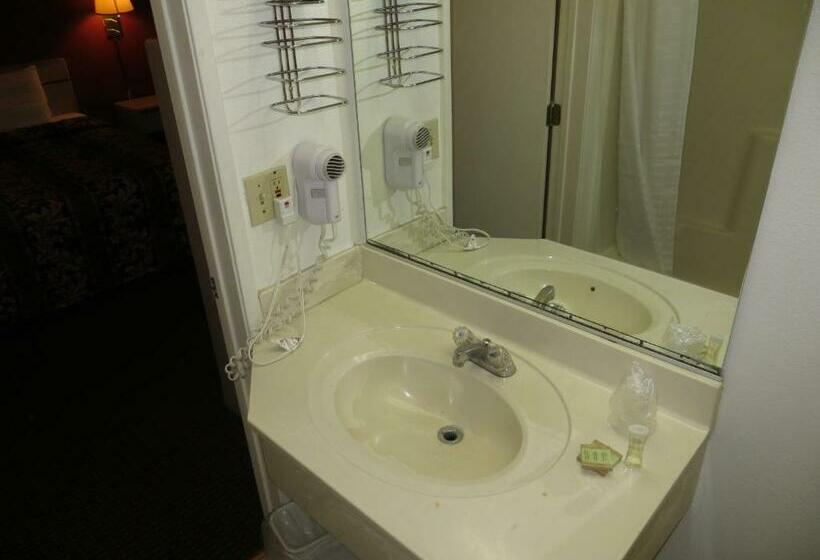 غرفة قياسية سرير كينج, Super 8 By Wyndham Hollywood/la Area