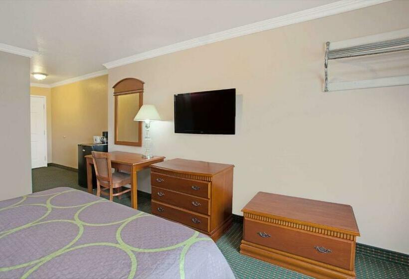 غرفة قياسية سرير كينج, Super 8 By Wyndham Hollywood/la Area