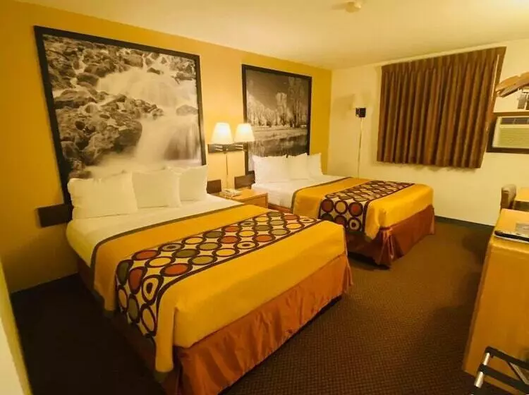 Standard-huone 2 Parivuodetta, Super 8 By Wyndham Hot Springs