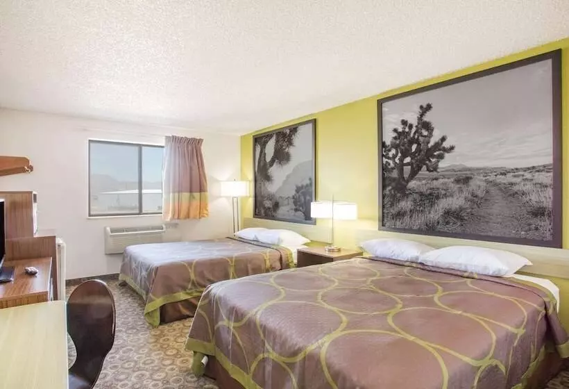 Sviitti, Super 8 By Wyndham Kingman