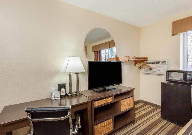 Номер Стандарт, Super 8 By Wyndham Latham   Albany Airport