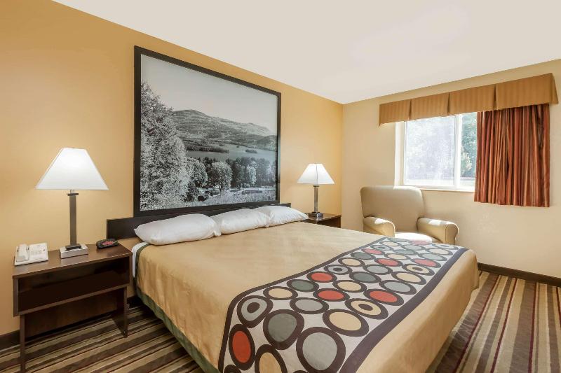 带大床的套房, Super 8 By Wyndham Latham   Albany Airport