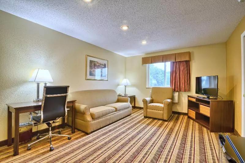 سوئیت با تخت بزرگ, Super 8 By Wyndham Latham Albany Airport