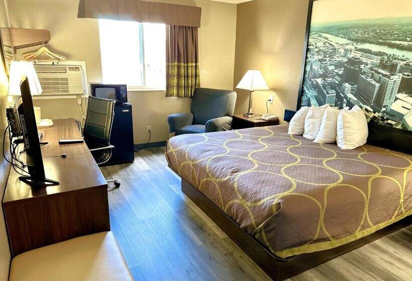带大床的套房, Super 8 By Wyndham Latham   Albany Airport