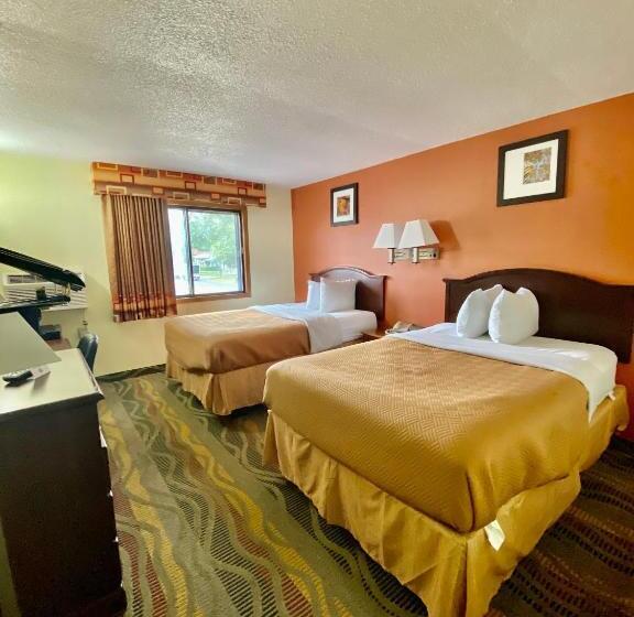 חדר סטנדרט שתי מיטות זוגיות, Travelodge By Wyndham La Porte/michigan City Area