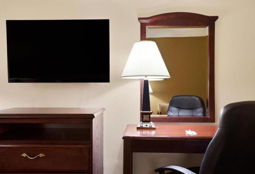 Номер Стандартный Кровать Куин, Travelodge By Wyndham La Porte/michigan City Area