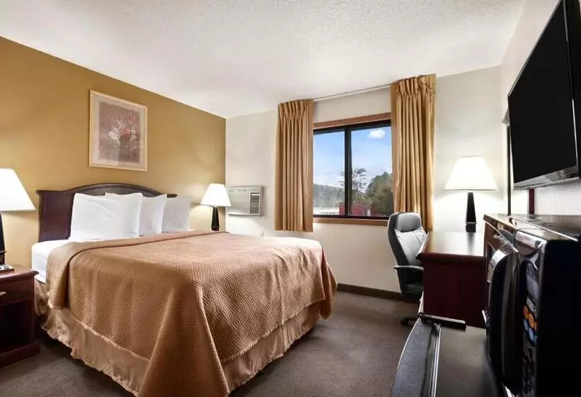 クイーンサイズベッドのスタンダードルーム, Travelodge By Wyndham La Porte/michigan City Area