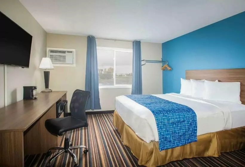 キングサイズベッドのスタンダードルーム, Travelodge By Wyndham Wahpeton