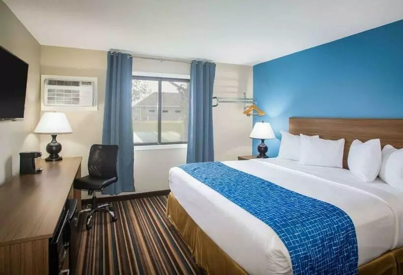 キングサイズベッドのスタンダードルーム, Travelodge By Wyndham Wahpeton