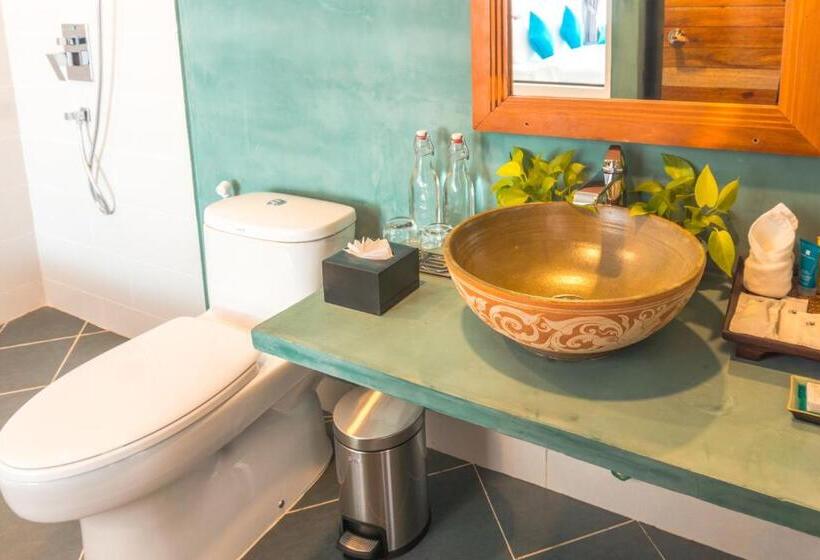 اتاق پرمیوم, Angkor Aurora