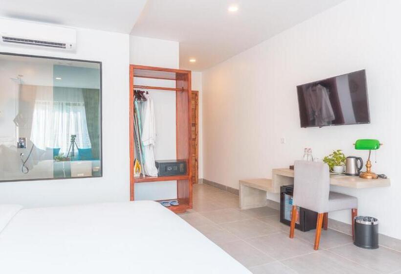 اتاق پرمیوم, Angkor Aurora