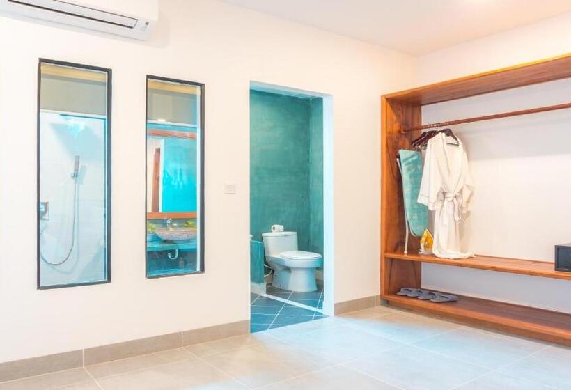 اتاق پرمیوم, Angkor Aurora