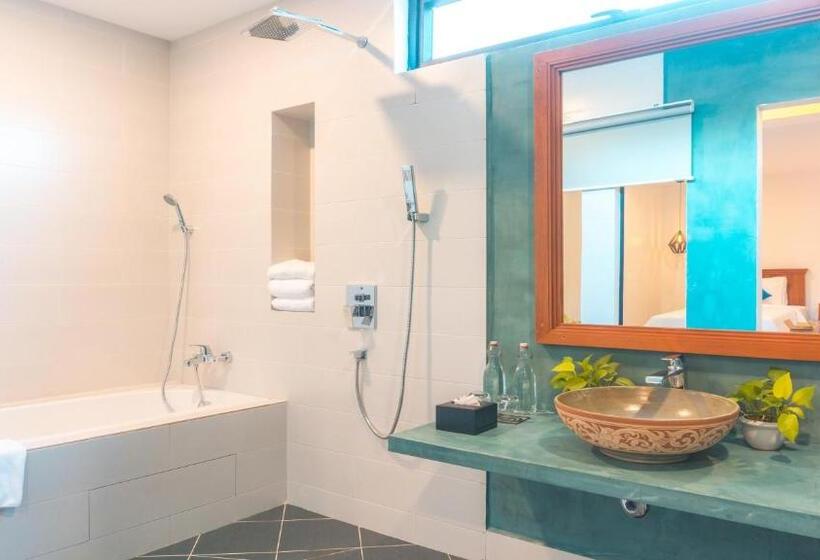 اتاق پرمیوم, Angkor Aurora