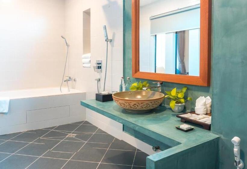 اتاق پرمیوم, Angkor Aurora