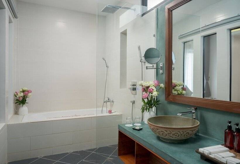 اتاق پرمیوم, Angkor Aurora