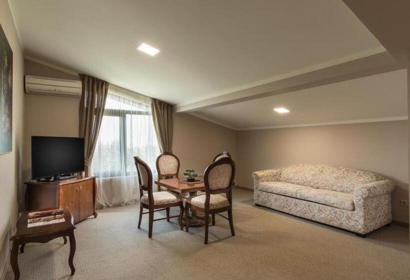 סוויטת ג'וניור, Villa Magus