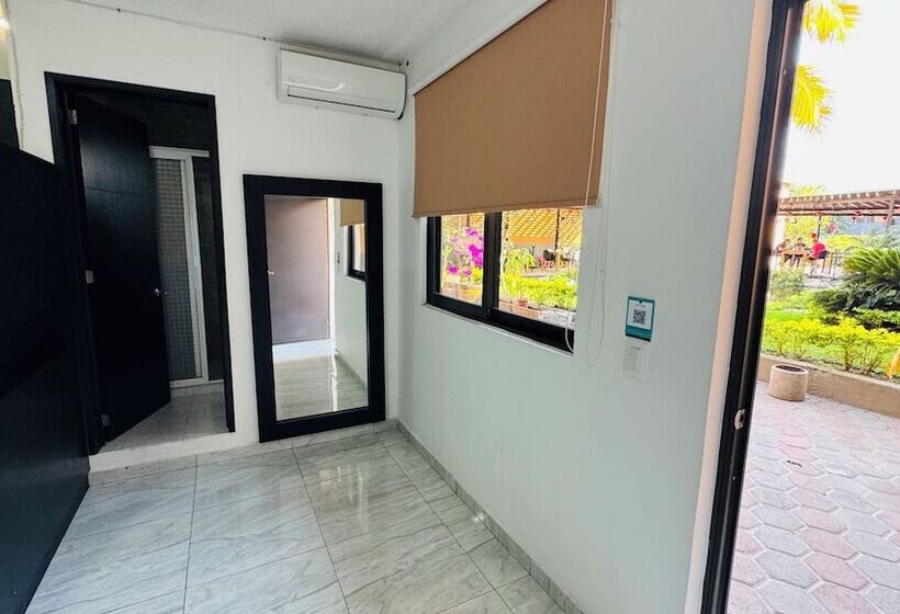 اتاق لوکس چهار تخته, Villa Pralaya