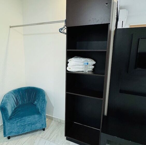 اتاق لوکس چهار تخته, Villa Pralaya