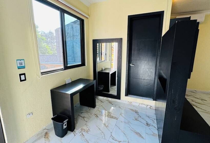 اتاق لوکس چهار تخته, Villa Pralaya