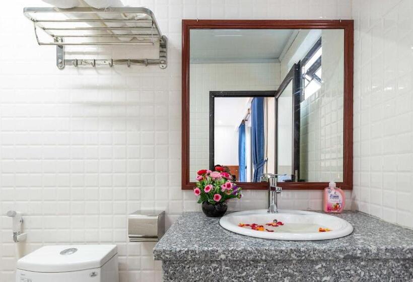 اتاق استاندارد با چشم‌انداز استخر, Elizabeth Hotel Tam Coc