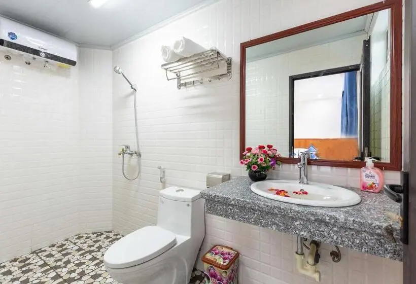 اتاق استاندارد چهار تخته, Elizabeth Hotel Tam Coc
