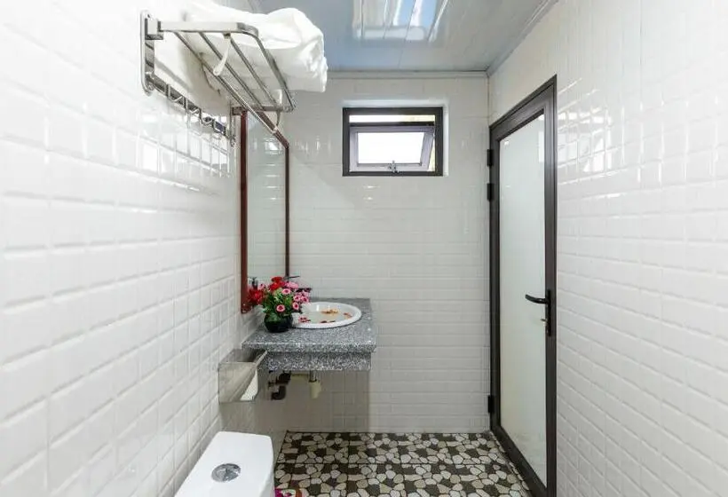 اتاق استاندارد چهار تخته, Elizabeth Hotel Tam Coc