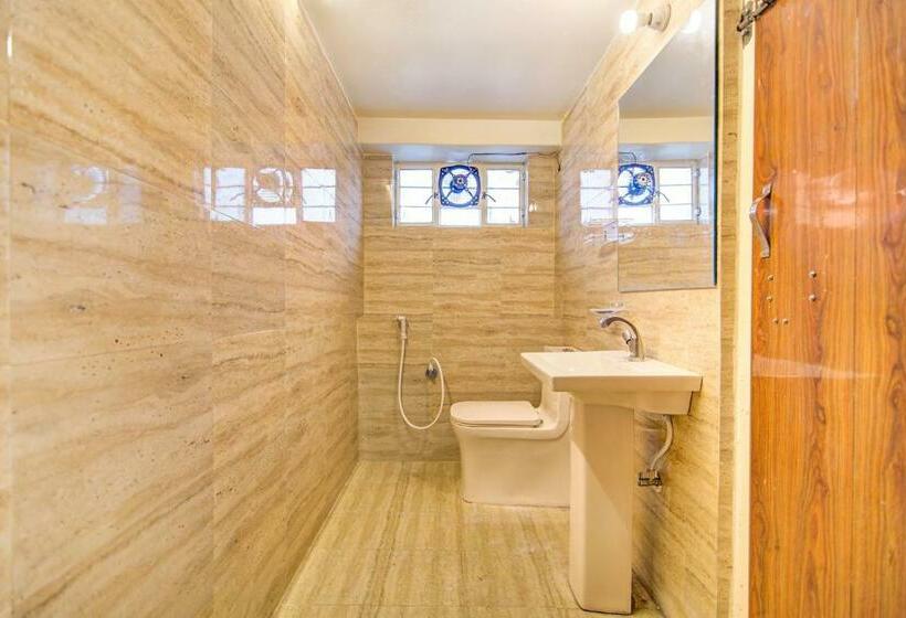 Семейный Номер, Pink Palace