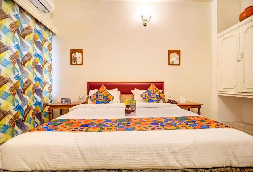 Люкс, Pink Palace