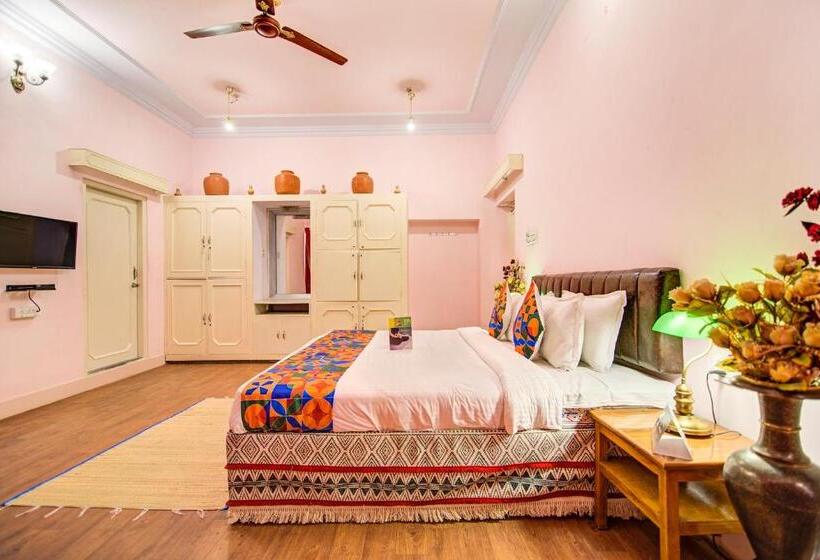 Семейный Номер, Pink Palace