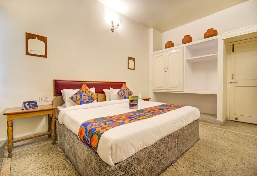 Люкс, Pink Palace