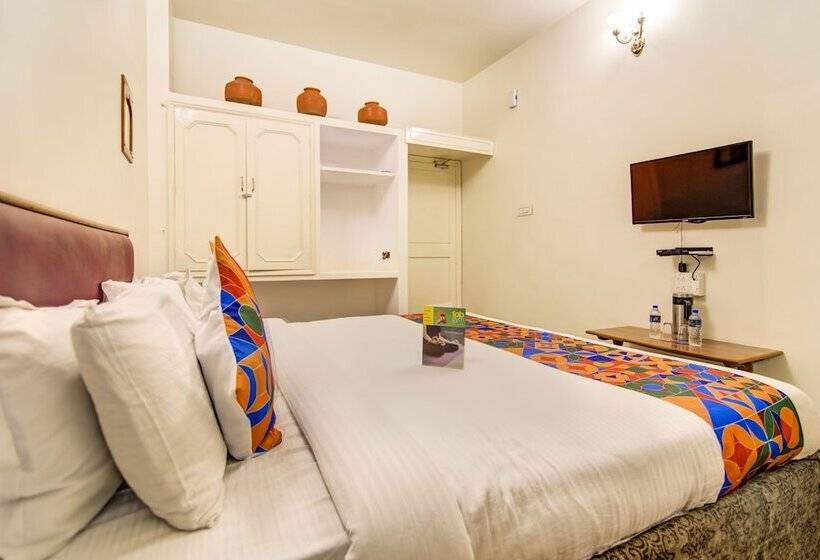 Люкс, Pink Palace