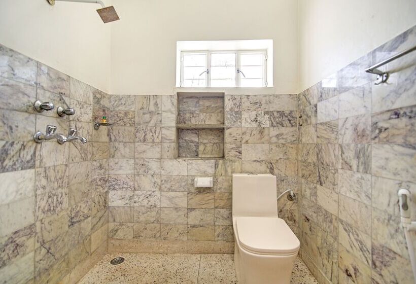 Семейный Номер, Pink Palace