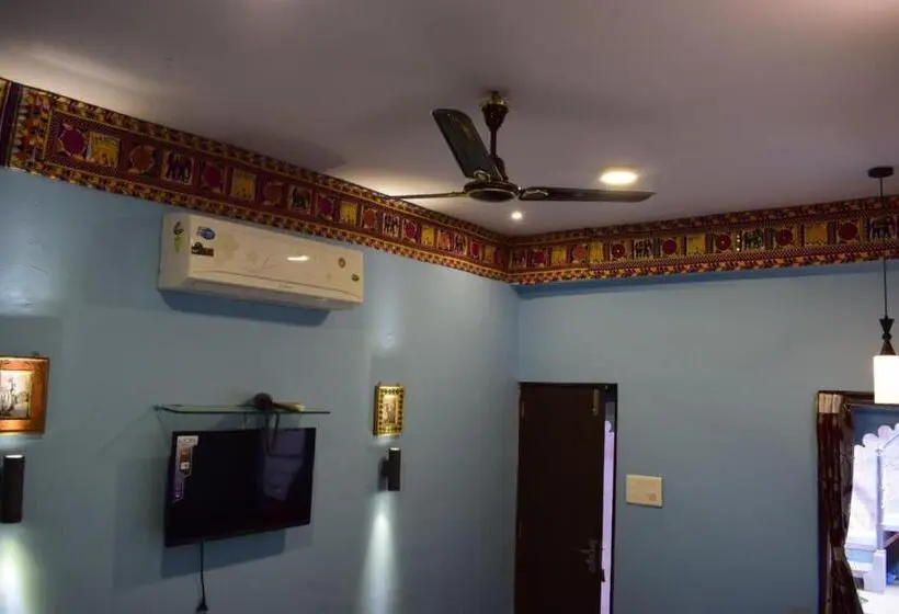 اتاق اکونومی, Suraj Haveli