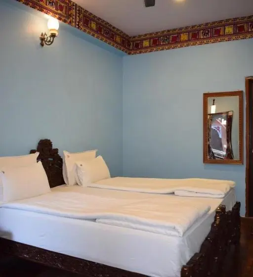 اتاق اکونومی, Suraj Haveli